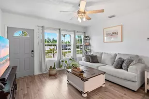156 Granada Dr, Palm Springs, FL 33461 - Photo 4