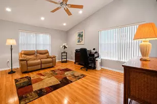 322 NW Tuscany Ct, Port Saint Lucie, FL 34986 - Photo 2