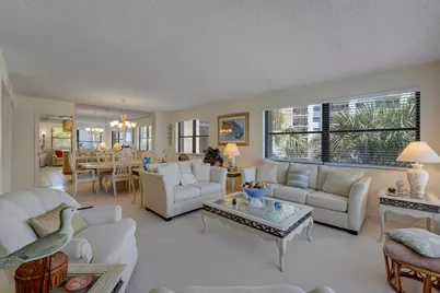 372 Golfview Road #403, North Palm Beach, FL 33408 - Photo 2