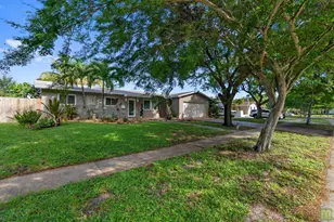 291 Lake Dr, Coconut Creek, FL 33066 - Photo 2