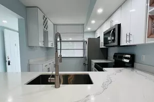3635 Whitehall Dr, West Palm Beach, FL 33401 - Photo 8