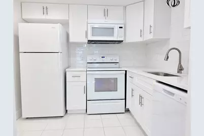 251 Flanders F, Delray Beach, FL 33484 - Photo 2
