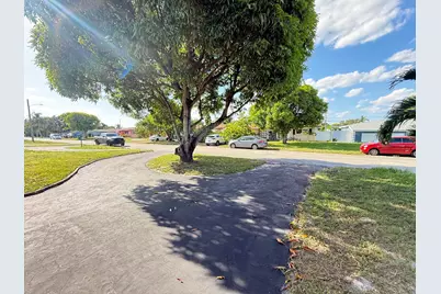 7820 Orleans Street, Miramar, FL 33023 - Photo 6