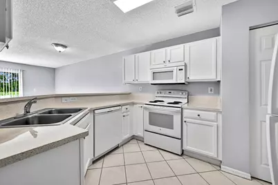 8658 S Southgate Shores Circle, Tamarac, FL 33321 - Photo 4