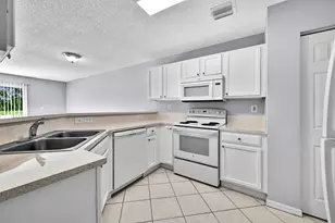 8658 S Southgate Shores Cir, Tamarac, FL 33321 - Photo 4