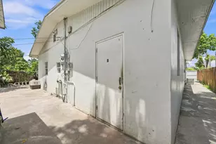 1010 Burlington St, Opa Locka, FL 33054 - Photo 44