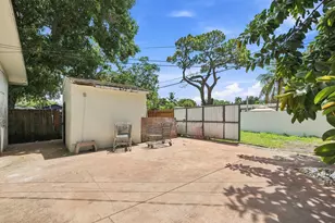 1010 Burlington St, Opa Locka, FL 33054 - Photo 42
