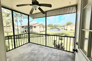 334 Knotty Pine Cir, Greenacres, FL 33463 - Photo 2