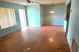 334 Knotty Pine Cir, Greenacres, FL 33463 - Photo 4