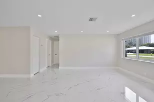 215 Evergreen Dr, West Palm Beach, FL 33403 - Photo 10