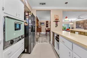 4221 NE 16th Ave, Oakland Park, FL 33334 - Photo 18