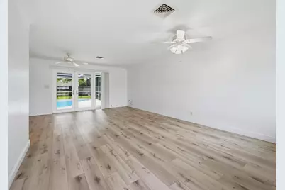 1680 NE 34th Lane #b, Oakland Park, FL 33334 - Photo 4