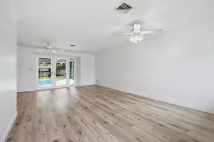 1680 NE 34th Ln, Oakland Park, FL 33334 - Photo 4