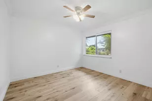 1680 NE 34th Ln, Oakland Park, FL 33334 - Photo 16