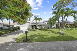824 Foxpointe Cir, Delray Beach, FL 33445 - Photo 2