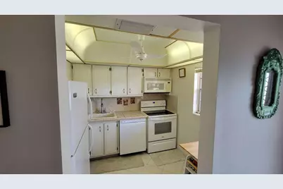 3001 NW 46th Avenue #104, Lauderdale Lakes, FL 33313 - Photo 14