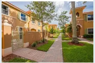 626 SW 106th Avenue #1512, Pembroke Pines, FL 33025 - Photo 2