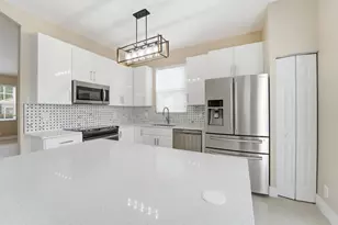 1780 Pierside Cir, Wellington, FL 33414 - Photo 2