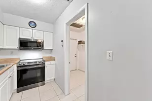 7104 NW 70th Ct, Tamarac, FL 33321 - Photo 14