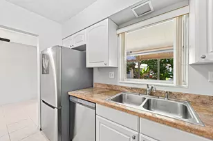 7104 NW 70th Ct, Tamarac, FL 33321 - Photo 16