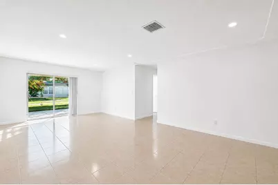 330 W 22nd Court, Riviera Beach, FL 33404 - Photo 2
