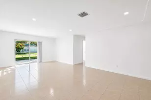 330 W 22nd Ct, Riviera Beach, FL 33404 - Photo 2