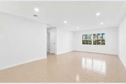 330 W 22nd Court, Riviera Beach, FL 33404 - Photo 4