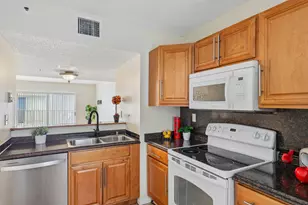 167 Riviera Cir, Weston, FL 33326 - Photo 4