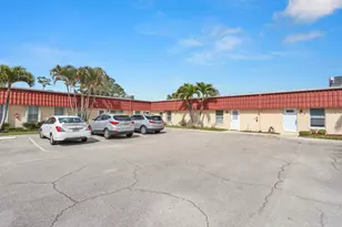 615 Laconia Cir, Greenacres, FL 33467 - Photo 2