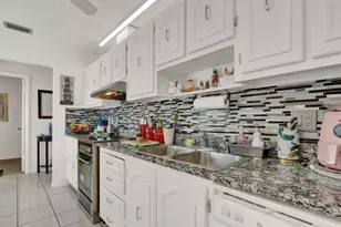 615 Laconia Cir, Greenacres, FL 33467 - Photo 4