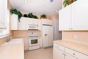 8190 Mulligan Cir, Port Saint Lucie, FL 34986 - Photo 6