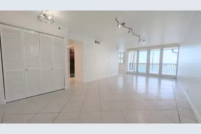 105 Lake Emerald Drive #810, Oakland Park, FL 33309 - Photo 16