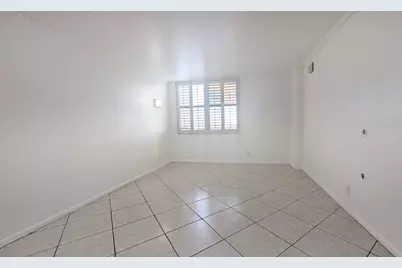 105 Lake Emerald Drive #810, Oakland Park, FL 33309 - Photo 6
