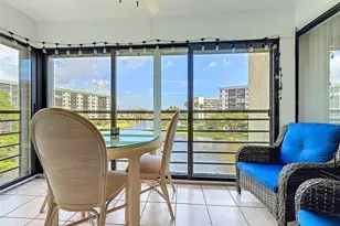 2309 S Cypress Bend Dr, Pompano Beach, FL 33069 - Photo 2