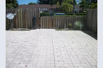 4953 E Lakes Drive, Deerfield Beach, FL 33064 - Photo 2