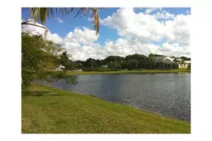 824 Savannah Falls Dr, Weston, FL 33327 - Photo 2