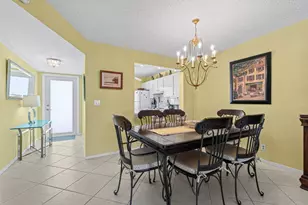 911 Gardenia Dr, Delray Beach, FL 33483 - Photo 10
