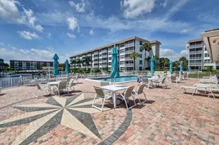 911 Gardenia Dr, Delray Beach, FL 33483 - Photo 32
