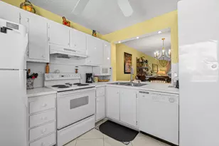 911 Gardenia Dr, Delray Beach, FL 33483 - Photo 4