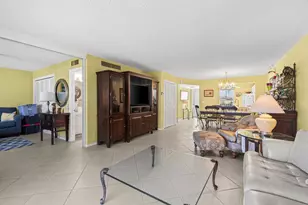 911 Gardenia Dr, Delray Beach, FL 33483 - Photo 14