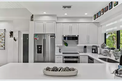 1556 S Ocean Lane #204, Fort Lauderdale, FL 33316 - Photo 6