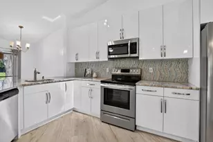 1971 Discovery Cir E, Deerfield Beach, FL 33442 - Photo 2
