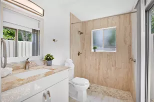 1971 Discovery Cir E, Deerfield Beach, FL 33442 - Photo 12