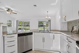 1971 Discovery Cir E, Deerfield Beach, FL 33442 - Photo 2