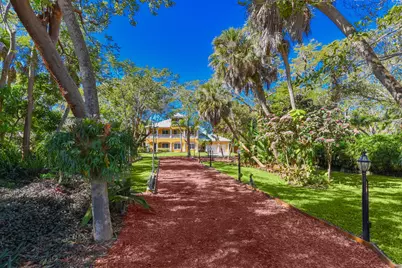8053 S Indian River Drive, Fort Pierce, FL 34982 - Photo 2