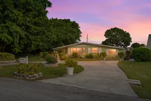 2330 SE Madison St, Stuart, FL 34997 - Photo 2