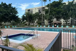 2209 S Cypress Bend Dr, Pompano Beach, FL 33069 - Photo 20