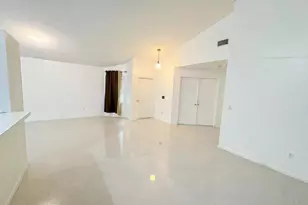 838 E Palm Run Dr, North Lauderdale, FL 33068 - Photo 10