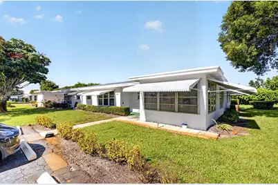 7205 W Oakridge Circle, Lake Worth, FL 33462 - Photo 2