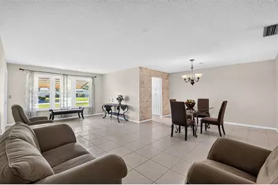 7205 W Oakridge Circle, Lake Worth, FL 33462 - Photo 8
